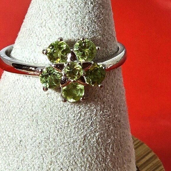 925 Sterling Silver Ring 6.75, Earrings, Pendant with Natural Peridot Gem - Picture 7 of 14